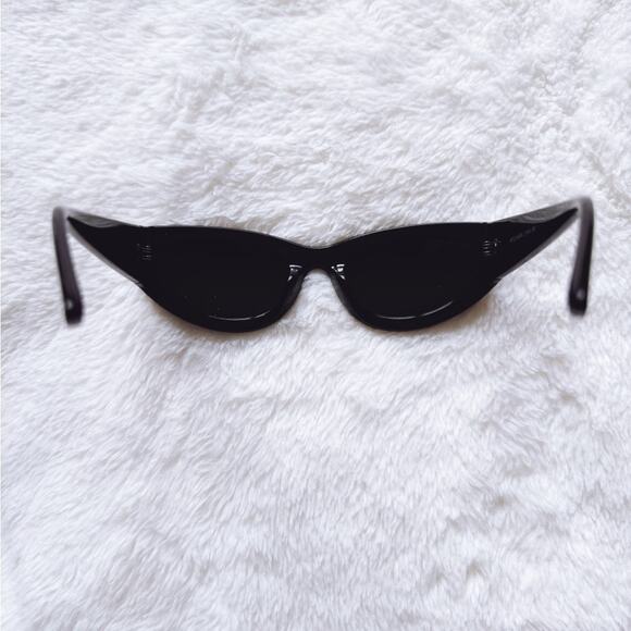 Faye Mirrored Black Cat-Eye Sunglasses - Picture 12 of 15